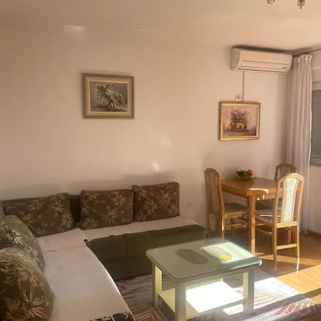 Apartman Lav *